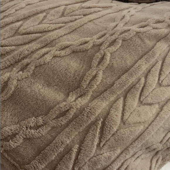 Sherpa Fleece fuzzy throw blanket - Picture 6 of 7